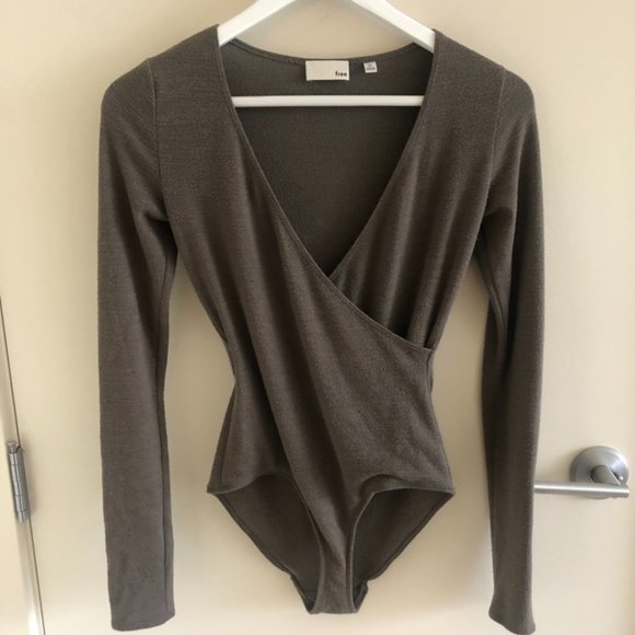 Aritzia Long Sleeve Bodysuit - Picture 1 of 3